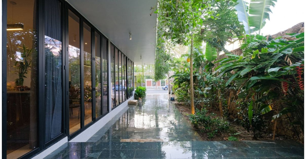 Tropical Modern House