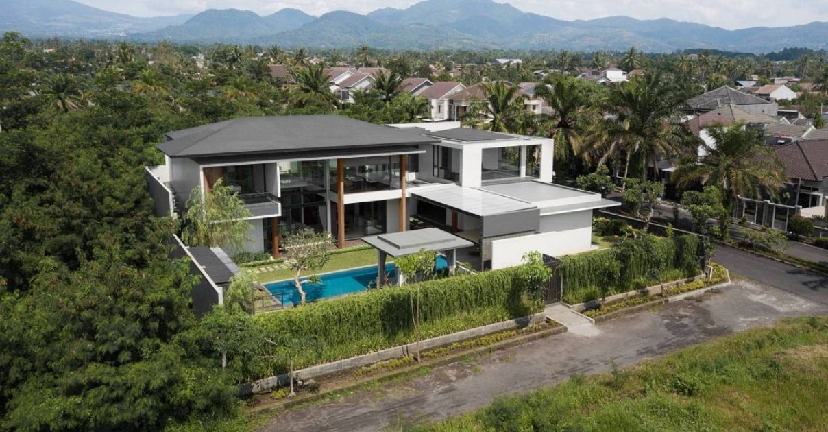 Tropical Modern House