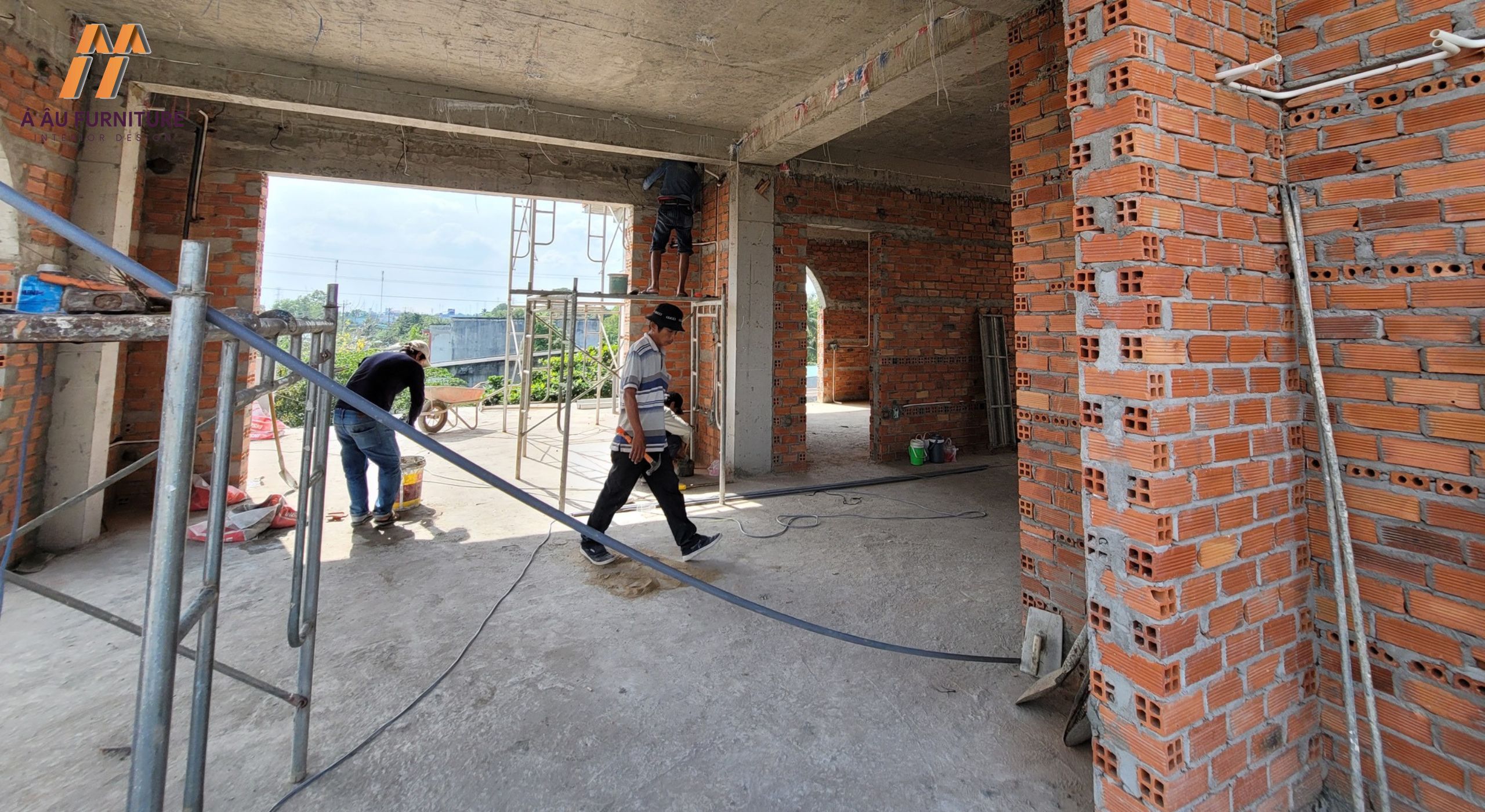Xây tường bao quanh lầu và các tầng